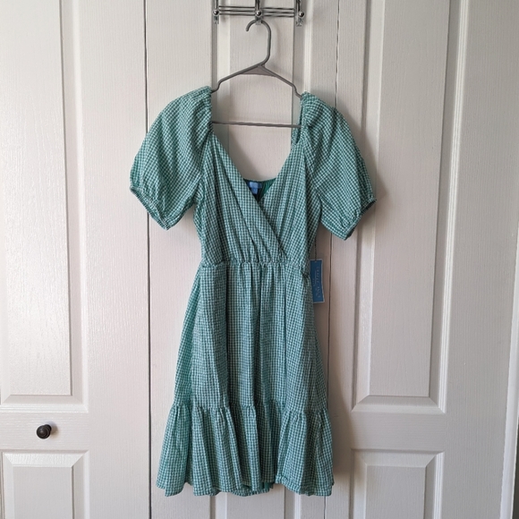 Draper James Dresses & Skirts - Draper James NWT green puff sleeve mini dress